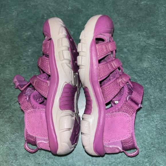 Toddler keen size 10 - Picture 2 of 4